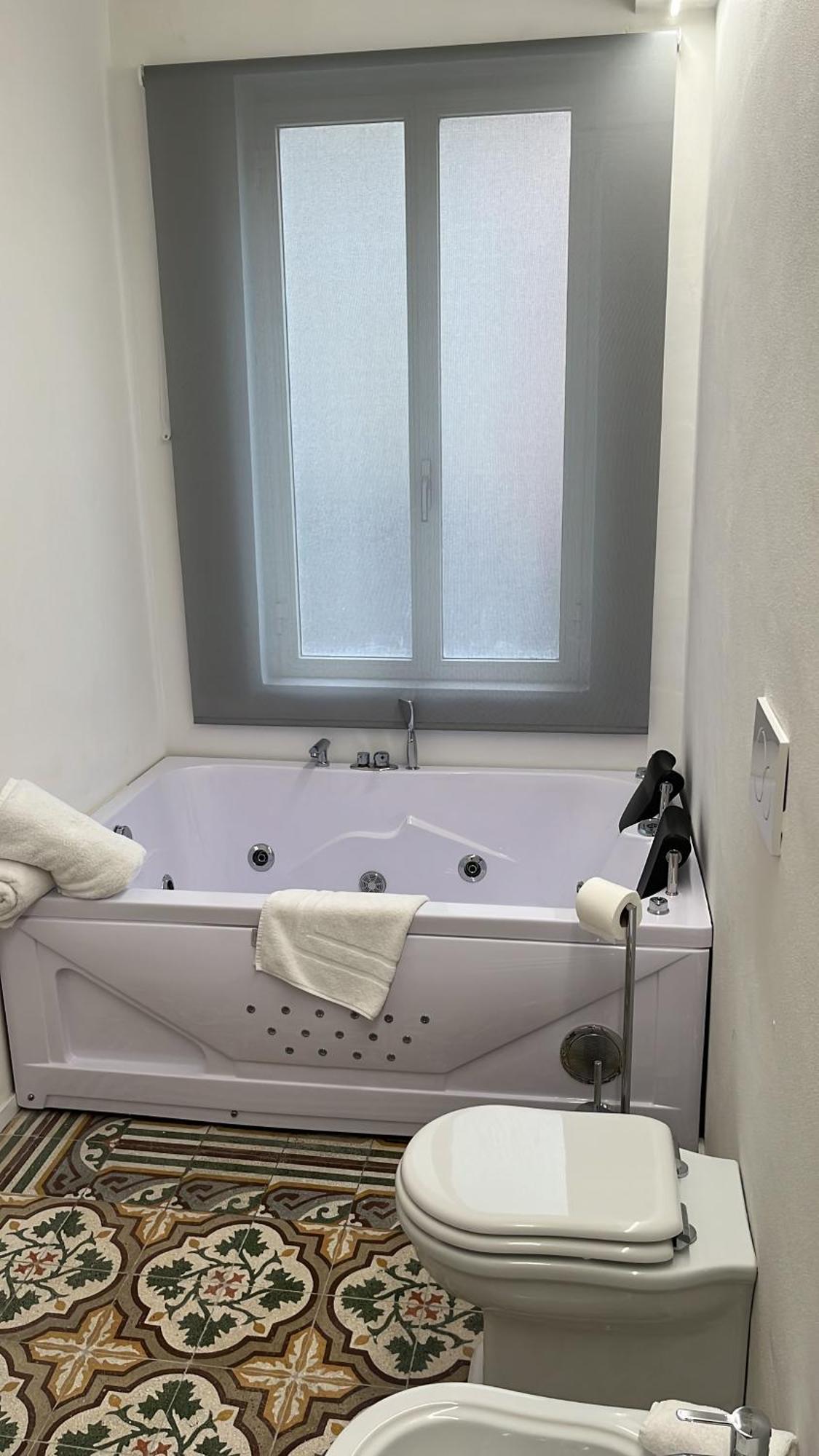 Rosarias Rooms مانفريدونيا المظهر الخارجي الصورة