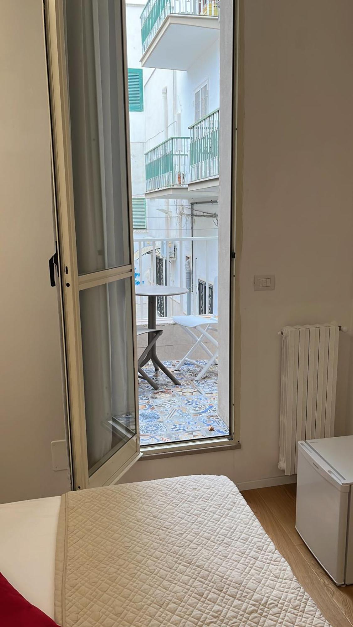 Rosarias Rooms مانفريدونيا المظهر الخارجي الصورة